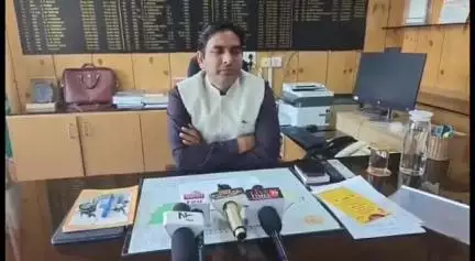 धर्मशाला: मास्क पहनें और भीड़भाड़ वाली जगहों से बनाए रखें उचित दूरी: DC कांगड़ा हेमराज बैरवा