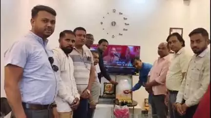 अमरोहा: अमरोहा में भाजपा नगर अध्यक्ष अमित सैनी के नेतृत्व में मनाया गया मुख्यमंत्री योगी आदित्यनाथ का जन्मदिन