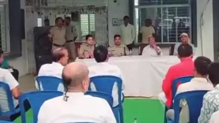सोहागपुर: आगामी ईद के त्यौहार को लेकर पुलिस थाने में शांति समिति की बैठक हुई संपन्न