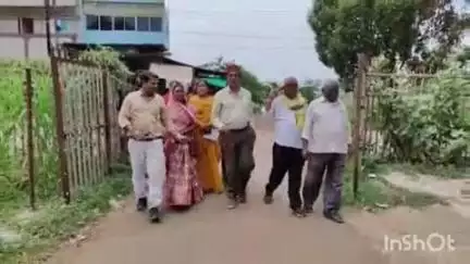 धमतरी: धमतरी आदिवासी समाज ने अंबिकापुर के एक व्यक्ति के खिलाफ कार्रवाई के लिए एसपी को सौंपा ज्ञापन