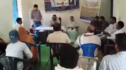 रामपुर नैकिन: ग्राम पोड़ी में शासन ने चलाई कई योजनाएं, बैठक में सभी विभाग प्रमुख रहे मौजूद