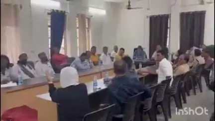 हरसूद: बकरीद पर्व को लेकर एसडीएम कार्यालय हरसूद के सभाकक्ष में शांति समिति की बैठक हुई