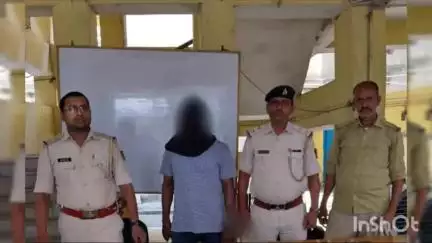 जहानाबाद: कड़ौनाथाना पुलिस ने लोदीपुर सीएनजी पेट्रोल पंप के पास चोरी के ट्रक के साथ एक व्यक्ति को गिरफ्तार किया