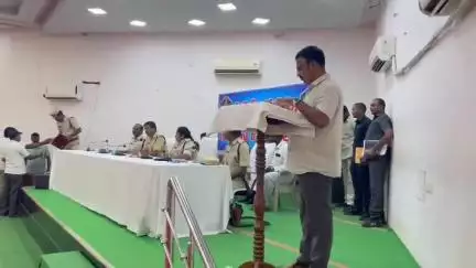 కొవ్వూరు: పోలీసు ఉద్యోగం సవాళ్లతో కూడుకున్నది: SP కృష్ణకాంత్
