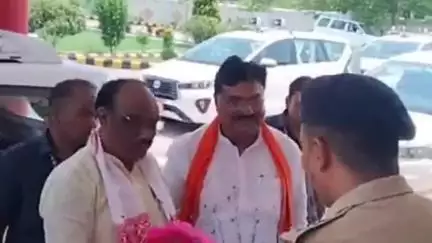 हरदा: हरदा में किसान प्रतिनिधि केंद्रीय मंत्री ऊईके से मिले, समर्थन मूल्य पर मूंग खरीदी की मांग की