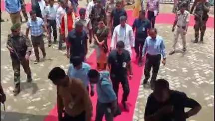 কুমারঘাট: কুমার ঘাটে মুখ্যমন্ত্রীর হাত ধরে একগুচ্ছ সরকারি প্রকল্পের ভার্চুয়াল উদ্বোধন অনুষ্ঠান হয় কুমারঘাট গীতাঞ্জলি অডিটরিয়ামে
