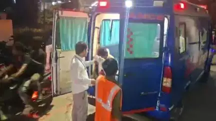 छतरपुर नगर: देवगांव के पास साइकिल और बाइक की टक्कर में जीजा-साले घायल, अस्पताल में भर्ती