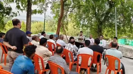 रामपुर नैकिन: रामपुर नैकिन, पिपराव व खड्डी में शांति समिति की बैठक आयोजित, थाना प्रभारी व चौकी प्रभारी रहे मौजूद