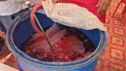 कन्नौज: तिर्वा क्रॉसिंग पर सन्मार्ग संस्था ने गंगा दशहरा पर ठंडे सरबत का वितरण कराया