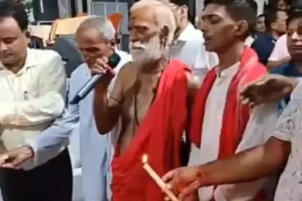 लखीसराय: बड़हिया के भक्त श्रीधर सेवा आश्रम में उपमुख्यमंत्री ने मां बाला त्रिपुर सुंदरी महोत्सव का दीप प्रज्वलित कर उद्घाटन किया