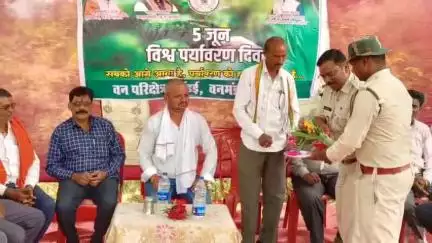 विश्व पर्यावरण दिवस पर गंडई क्षेत्र में वृहद वृक्षारोपण किया गया, पर्यावरण संरक्षण का दिलाया गया शपथ