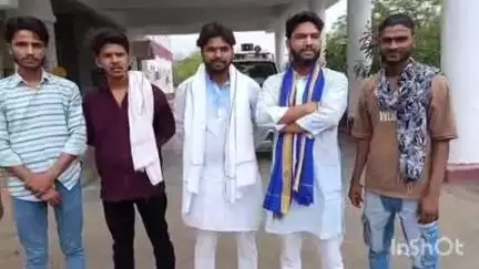 श्योपुर: भीम आर्मी ने कलेक्ट्रेट पर किया प्रदर्शन, मुख्यमंत्री के नाम सौंपा ज्ञापन
