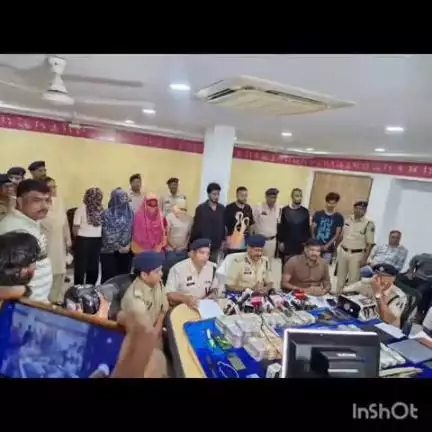 रायपुर: राजधानी के राजेंद्र नगर स्थित सोसायटी में आत्महत्या मामले में पुलिस ने 8 आरोपियों को किया गिरफ्तार