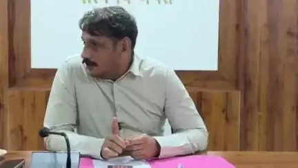 बोडला: कलेक्टर गोपाल वर्मा ने आज प्रेस वार्ता में शालाओं और शिक्षकों के युक्तियुक्तकरण के संबंध में दी जानकारी