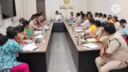ఖమ్మం అర్బన్: జిల్లాలో మొక్కల పెంపకం ప్రణాళికాబద్ధంగా చేపట్టాలి: కలెక్టర్ ముజమ్మిల్ ఖాన్