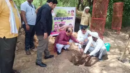 राजनगर: 'विश्व पर्यावरण दिवस' पर खजुराहो में विधायक अरविंद पटेरिया ने किया वृक्षारोपण