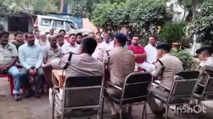 बिहटा: बिहटा थाना परिसर में बकरीद पर्व को लेकर शांति समिति की बैठक आयोजित