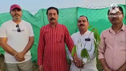 चंदिया: विश्व पर्यावरण दिवस पर भाजपा जिलाध्यक्ष ने चंदिया नगर में किया वृक्षारोपण