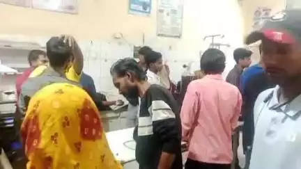 सीतापुर: संदिग्ध अवस्था में महिला ने घर पर फांसी लगाकर आत्महत्या की कोशिश, गंभीर अवस्था में लखनऊ किया गया रेफर