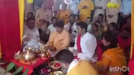 धमतरी: विंध्यवासिनी मंदिर में गंगा दशहरा के अवसर पर बावड़ी में जल चढ़ाने श्रद्धालुओं की भीड़ उमड़ी, महापौर भी हुए शामिल