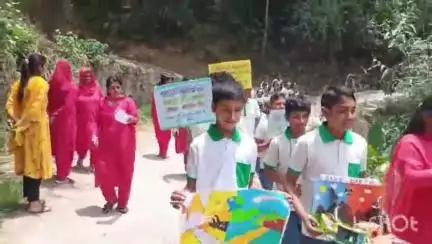 चच्योट: ग्रीन वैली मॉडल पब्लिक स्कूल हटगढ़ में पर्यावरण दिवस को बड़ी धूमधाम से मनाया गया