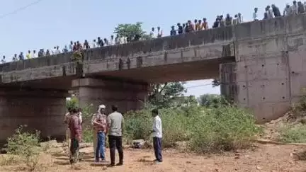 तेंदूखेड़ा: माहवला नदी पुल के नीचे मिला शव, तेंदूखेड़ा पुलिस जांच में जुटी
