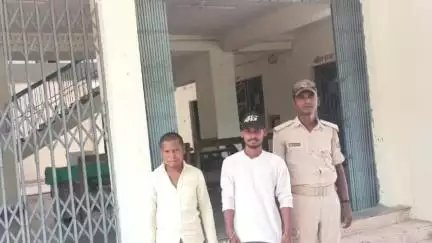 अकबरपुर: अकबरपुर पुलिस ने 76 लीटर देशी महुआ शराब के साथ दो शराब कारोबारी को गिरफ्तार कर न्यायालय भेजा
