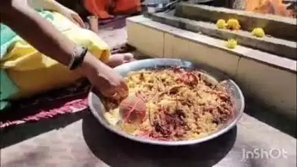 वाराणसी में मुख्यमंत्री योगी आदित्यनाथ के जन्मदिन पर हुआ लाल मिर्च का हवन