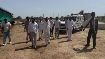फतेहाबाद: एसडीएम फतेहाबाद ने स्वारा की गोशाला का किया निरीक्षण, पेयजल की आपूर्ति सुनिश्चित करने के लिए दिए निर्देश