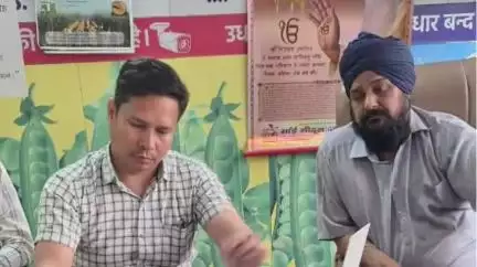 रामपुर: जिला कृषि अधिकारी कुलदीप सिंह राणा ने बिलासपुर क्षेत्र की खाद बीज दुकानों से 11 बीज़ के नमूने लेकर लैब को भेजे