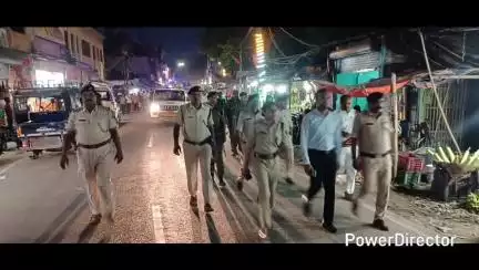 शिवाजी नगर: रोसड़ा बाजार में बकरीद पर्व को लेकर प्रशासन का फ्लैग मार्च, दिए आवश्यक निर्देश