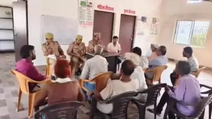 कसिया: कसया पुलिस ने जुमे की नमाज व बकरीद को लेकर आधा दर्जन गांवों में की बैठक, लोगों से ली जानकारी और दिए सुझाव