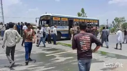 वल्लभनगर: नारायणपुरा के समीप हाईवे रोड पर रोडवेज बस की आगे चल रहे वाहन से भिड़ंत, हादसे में दो दर्जन से अधिक लोग घायल