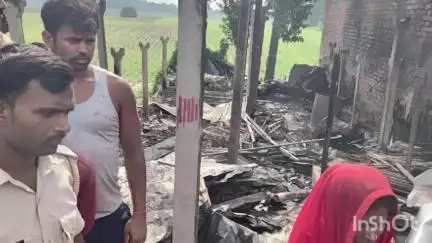 चौसा: चौसा प्रखंड के लौआलगान पश्चिमी पंचायत में आग से तीन घर जलकर राख, लाखों का नुकसान