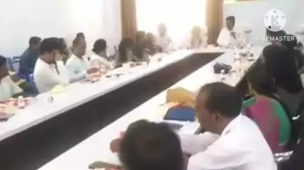 तमाड़ 1: बुंडू अनुमंडल कार्यालय में अनुमंडल पदाधिकारी की अध्यक्षता में महत्वपूर्ण समीक्षा बैठक आयोजित