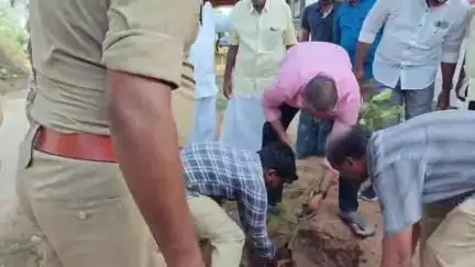 కావలి: ఓ ప్రముఖ ఛానల్ జర్నలిస్టుపై స్థానిక టిడిపి నేత దూషణ.. ఆదురుపల్లి పోలీస్ స్టేషన్లో ఫిర్యాదు తీసిన జర్నలిస్టులు