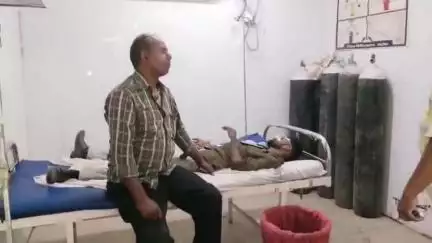 महोबा: बारीगढ़ में युवक ने खाया ज़हरीला पदार्थ, हालत गंभीर होने पर जिला अस्पताल में भर्ती कराया गया