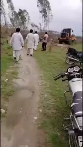 प्रतापनगर के बेलगढ़ में अवैध खनन से परेशान ग्रामीणों ने डीसी से की शिकायत, मौके पर मशीन पकड़ी