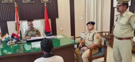 कर्वी: एसपी ने पुलिस कार्यालय में जनसुनवाई की, शिकायतों के त्वरित निस्तारण के लिए सम्बन्धित को दिए निर्देश