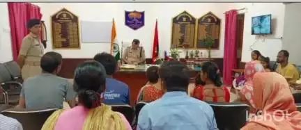 बेगूसराय: कार्यालय कक्ष में एसपी ने लगाया जनता दरबार, 38 फरियादियों की सुनी फरियाद