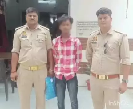 धनघटा: धनघटा थाना क्षेत्र के एक गांव में युवती को बहला-फुसलाकर भगा ले जाने के मामले में वांछित अभियुक्त को किया गया गिरफ्तार
