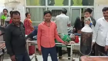 सीतापुर: दलेल नगर के पास सड़क पर पैदल जा रहे व्यक्ति को तेज रफ्तार बाइक ने मारी जोरदार टक्कर, गंभीर अवस्था में उपचार जारी