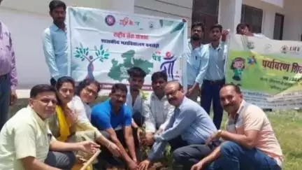 बनखेड़ी: पर्यावरण दिवस पर महाविद्यालय में पौधा रोपड़ कार्यक्रम, प्राचार्य डॉ. बघेल ने प्लास्टिक को पर्यावरण के लिए बताया खतरा