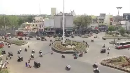 ಬಳ್ಳಾರಿ: ಬಕ್ರೀದ್ ಹಬ್ಬದ ಹಿನ್ನೆಲೆಯಲ್ಲಿ ಜಿಲ್ಲೆಯಲ್ಲಿ ಅನಧಿಕೃತ ಗೋವು, ಒಂಟೆ ಸಾಗಾಣಿಕೆ ಹಾಗೂ ವಧೆ ನಿಷೇಧ