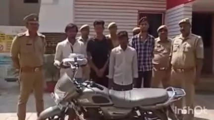 रामनगर: मसौली पुलिस ने लूट की घटना में शामिल चार अभियुक्तों को केसरीपुर चौराहा त्रिलोकपुर से गिरफ्तार किया, नगदी और तमंचा बरामद