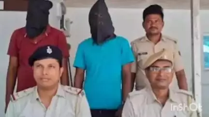 मधेपुरा: भर्राही पुलिस ने चांदनी चौक के पास छापा मारकर 85 कोरेक्स बोतल के साथ दो कारोबारियों को गिरफ्तार किया