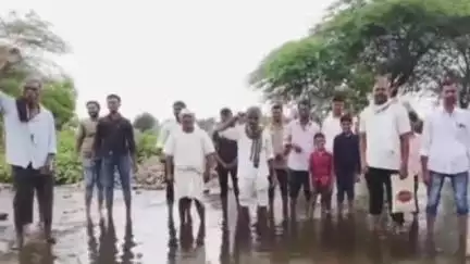 आष्टी: तवलवाडीत 10 लाखाचा पूल कागदोपत्रीच दाखवला, कारवाईची नागरिकांची मागणी #Jansamasya