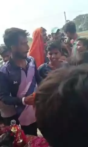 अरियरी: रंका गांव में जय मां महारानी क्रिकेट टूर्नामेंट का समापन, गोहदा टीम विजेता बनी