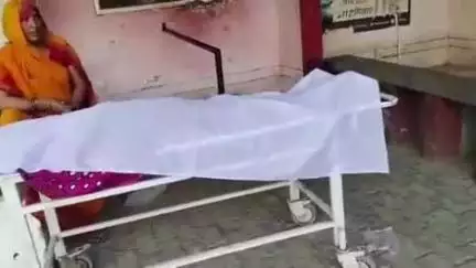 सिकंदरा: ऊधौपुर गांव के पास खेतों में मूंग की फसल काटते समय थ्रेसर की चपेट में आने से महिला की हुई मौत, परिजनों में मचा कोहराम
