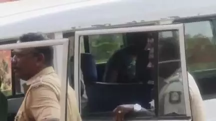 கண்டச்சிபுரம்: வடகரை தாழனூர்  கிராமத்தில் கொள்ளை சம்பவத்தில் ஈடுபட்ட கணவன் மனைவி கைது: 17 சவரன் நகை, இரண்டு இருசக்கர வாகனம் பறிமுதல்